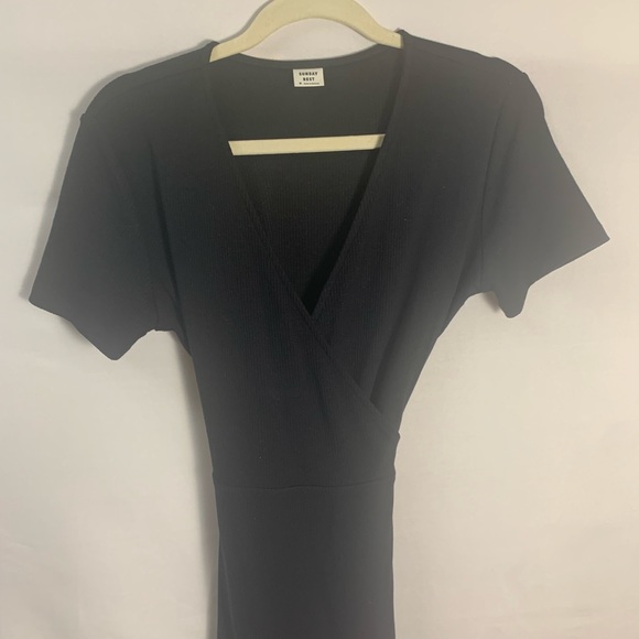 Aritzia Sunday Best Giselle Wrap Dress NWOT - Picture 3 of 12